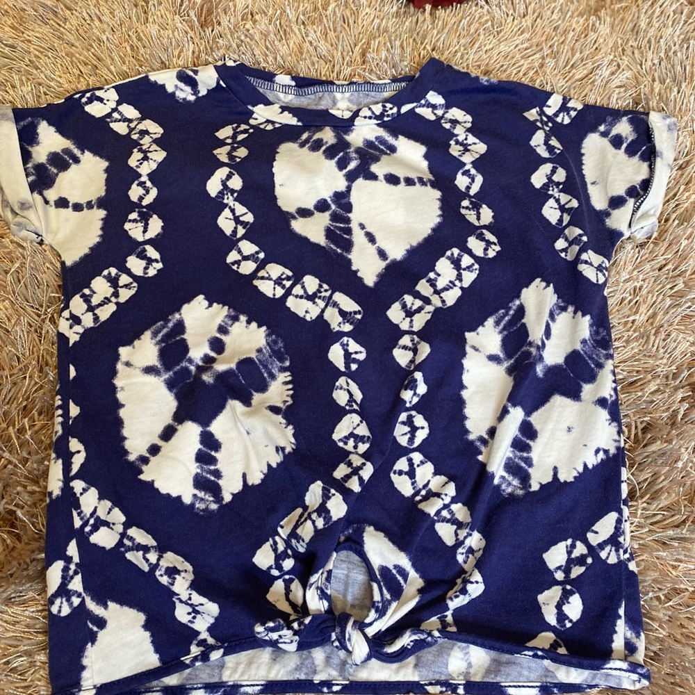 Crewcut Navy and White Front Tie, Tie-Dye shirt.  Size 4-5.